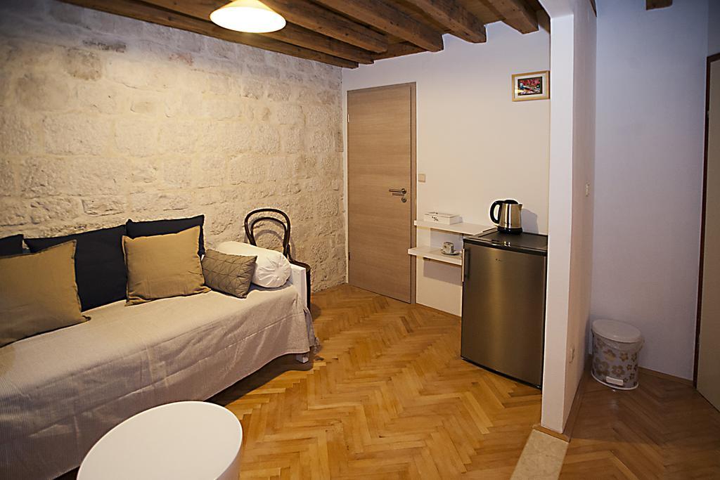 Rooms Livia โตรกีร์ ห้อง รูปภาพ