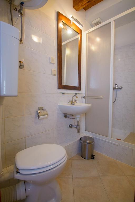 Rooms Livia โตรกีร์ ห้อง รูปภาพ