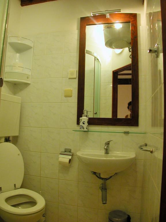 Rooms Livia โตรกีร์ ภายนอก รูปภาพ