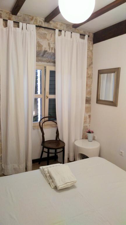 Rooms Livia โตรกีร์ ภายนอก รูปภาพ
